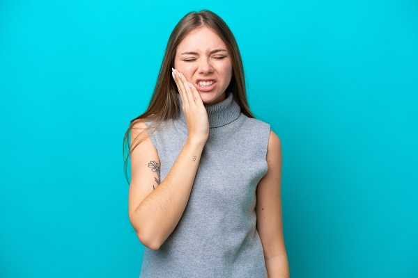 When To Seek Treatment: Signs That You Might Need A Root Canal Specialist